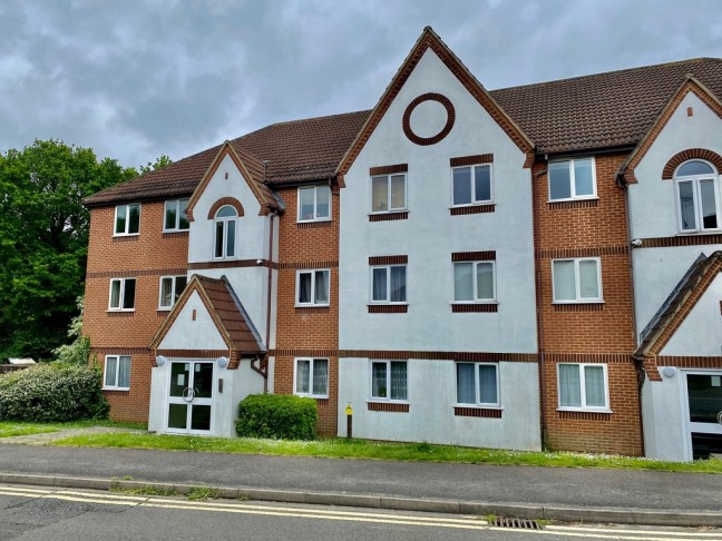 Littlebrook Avenue, Burnham