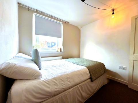 View Full Details for Room 2, 8 St Edwards Road